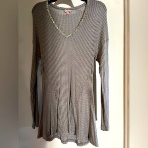 Juicy Couture - Gray and Silver Sparkle V Neck Sweater - Sz M